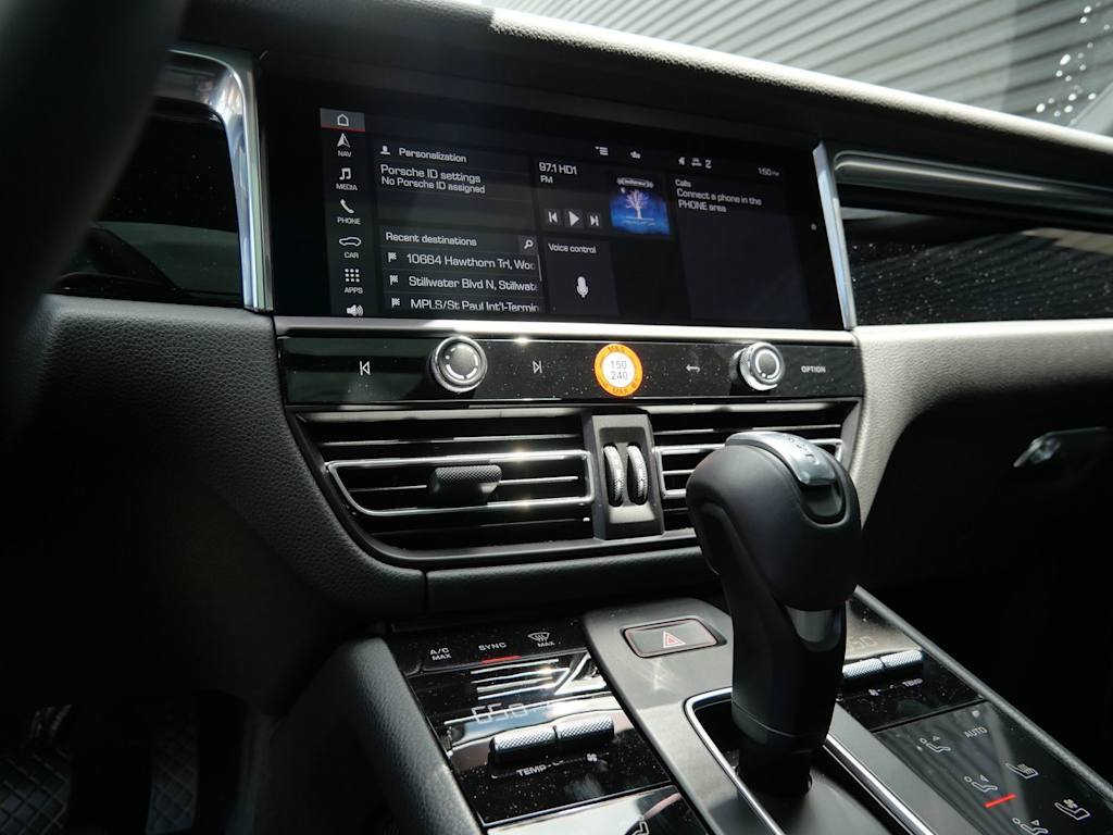 Thumbnail: 2026 Porsche Macan - 8