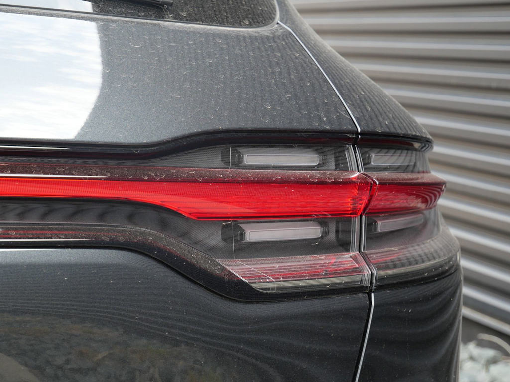 Thumbnail: 2026 Porsche Macan - 12