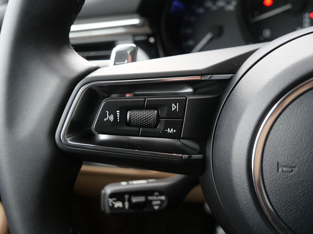 Thumbnail: 2026 Porsche Macan - 19