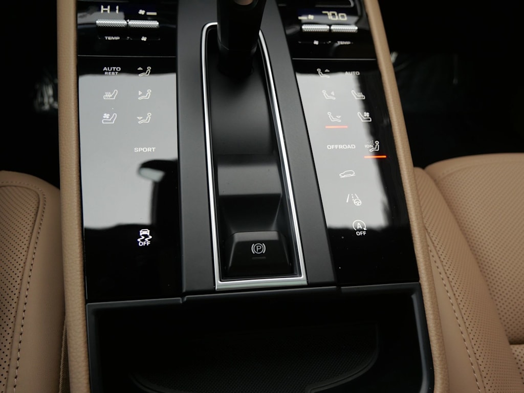 Thumbnail: 2026 Porsche Macan - 9