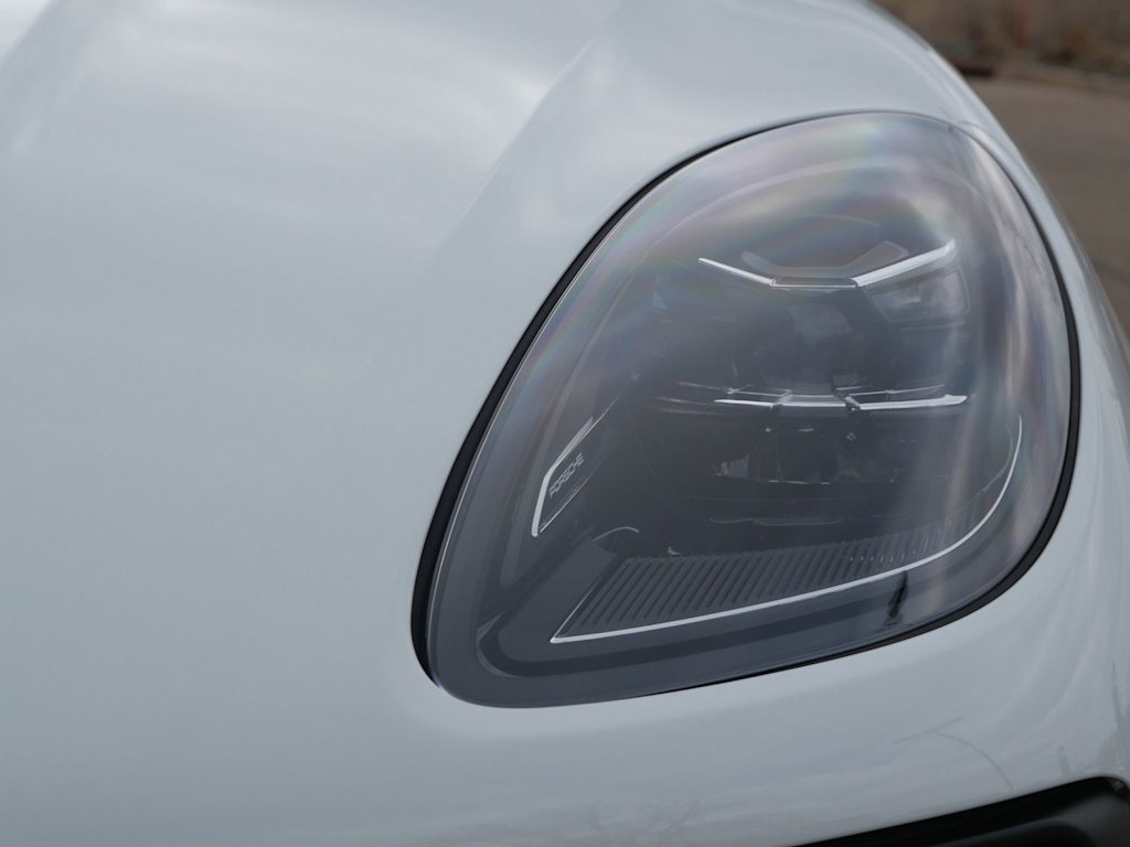 Thumbnail: 2026 Porsche Macan - 11