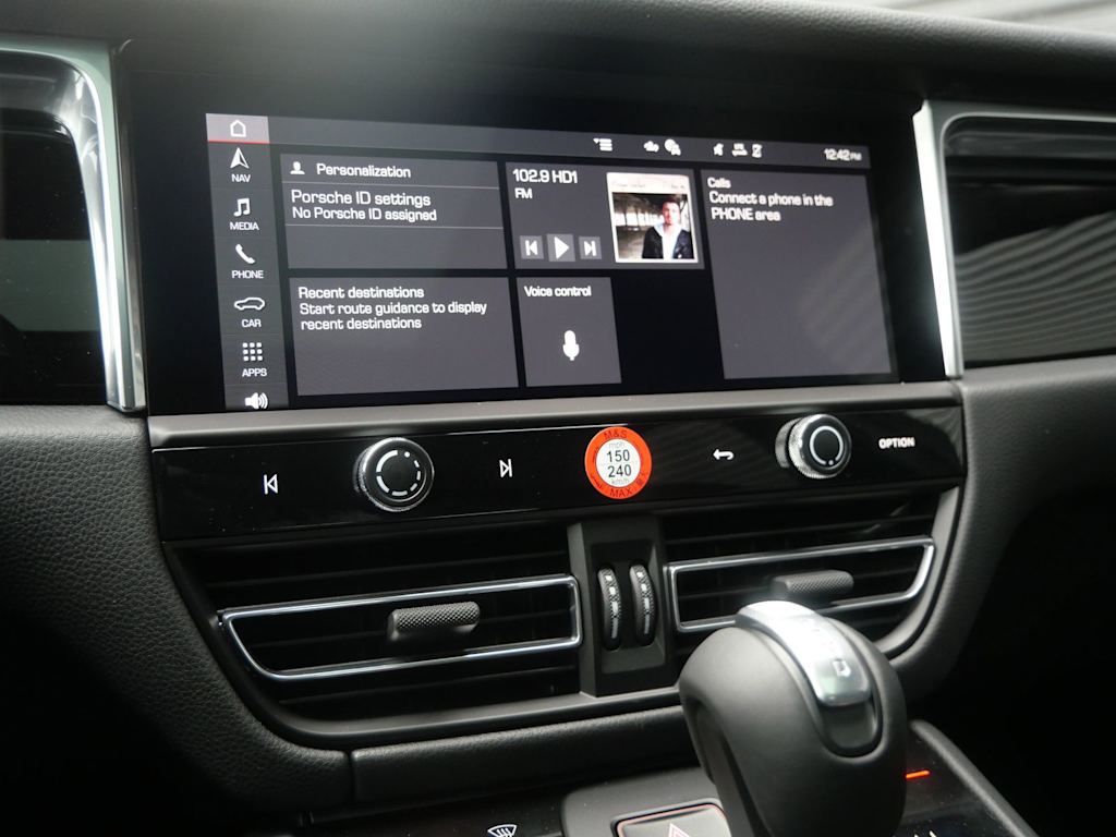 Thumbnail: 2026 Porsche Macan - 7