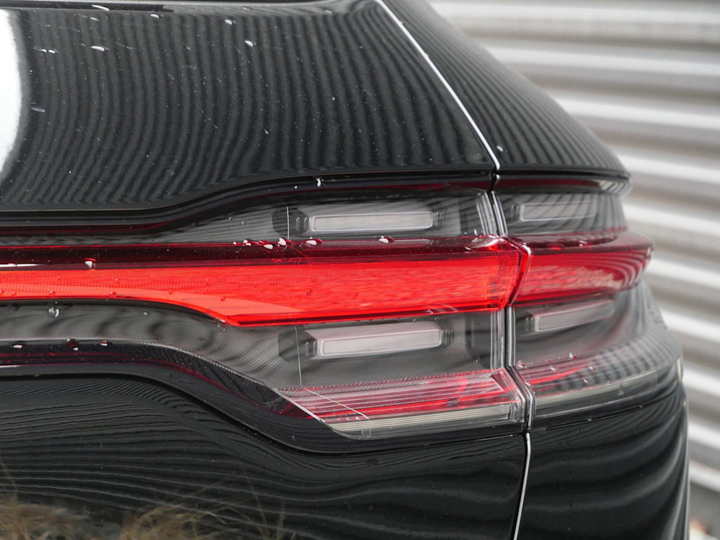 Thumbnail: 2026 Porsche Macan - 12