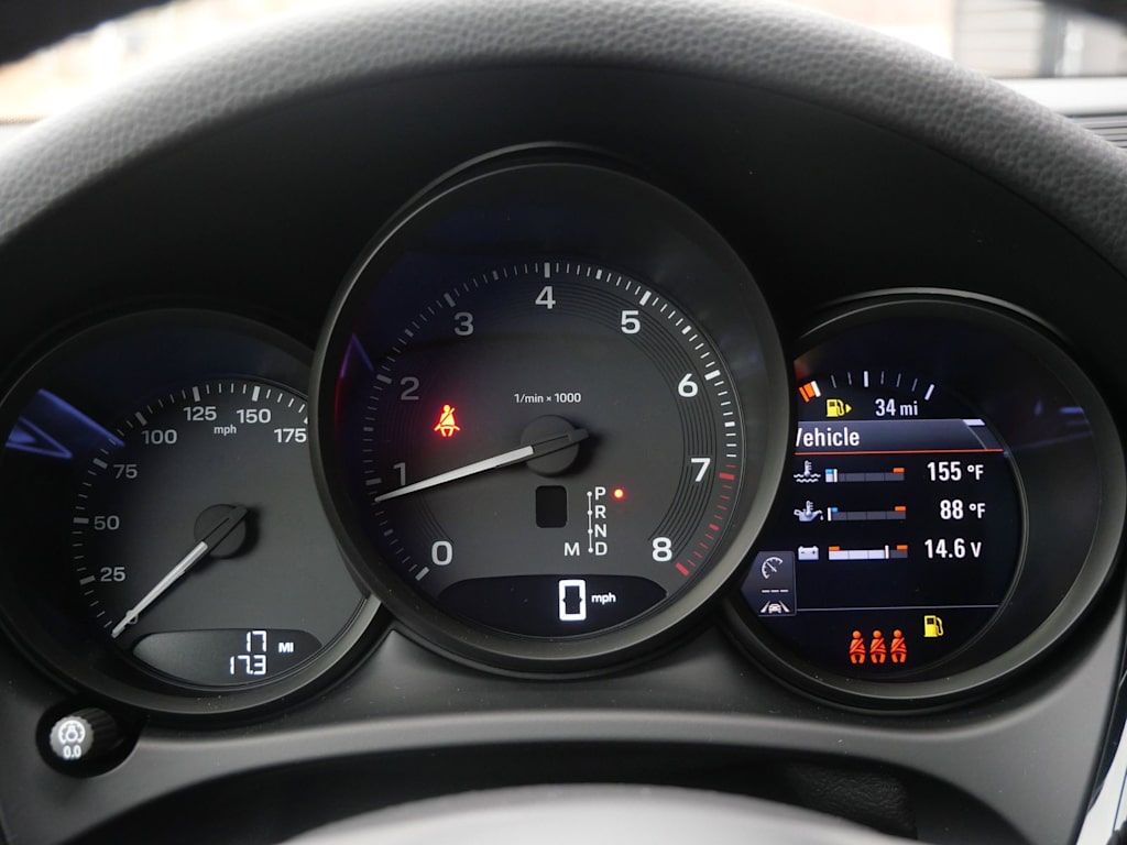 Thumbnail: 2026 Porsche Macan - 9