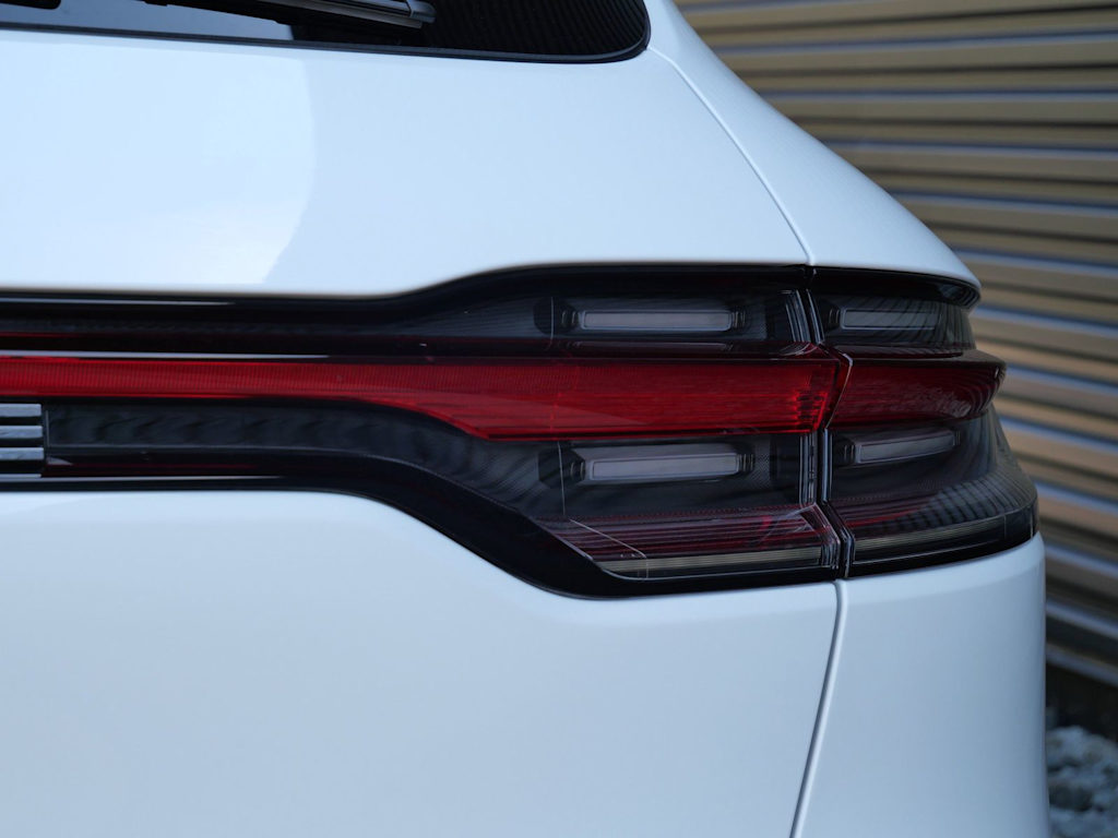 Thumbnail: 2026 Porsche Macan - 12