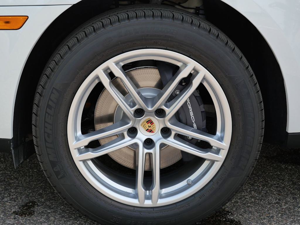 Thumbnail: 2026 Porsche Macan - 5