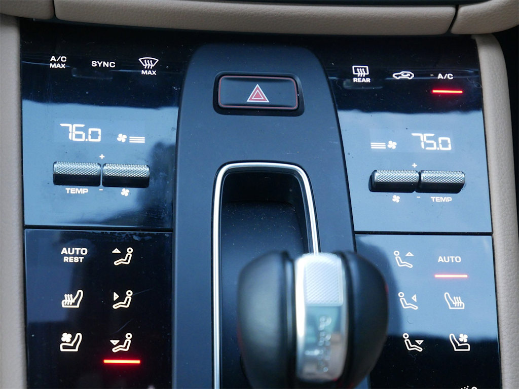 Thumbnail: 2024 Porsche Macan - 22