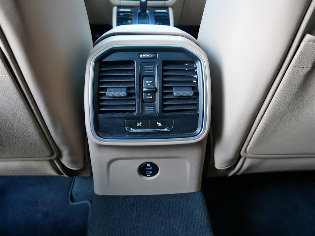 Thumbnail: 2024 Porsche Macan - 18