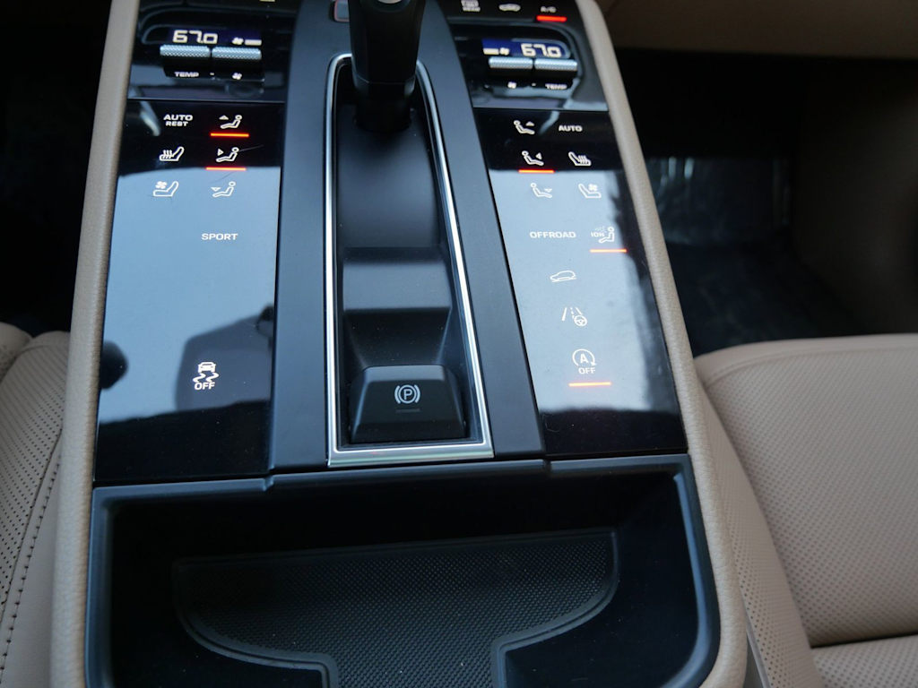 Thumbnail: 2024 Porsche Macan - 11