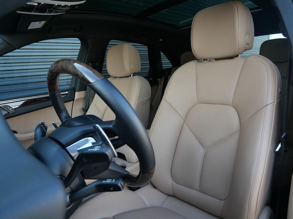 Thumbnail: 2024 Porsche Macan - 7