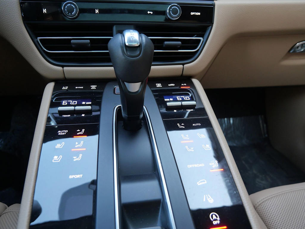 Thumbnail: 2024 Porsche Macan - 6