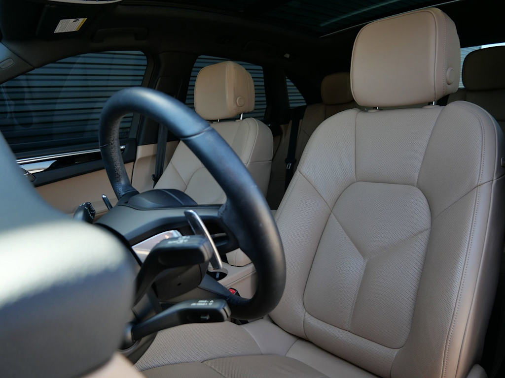 Thumbnail: 2024 Porsche Macan - 9