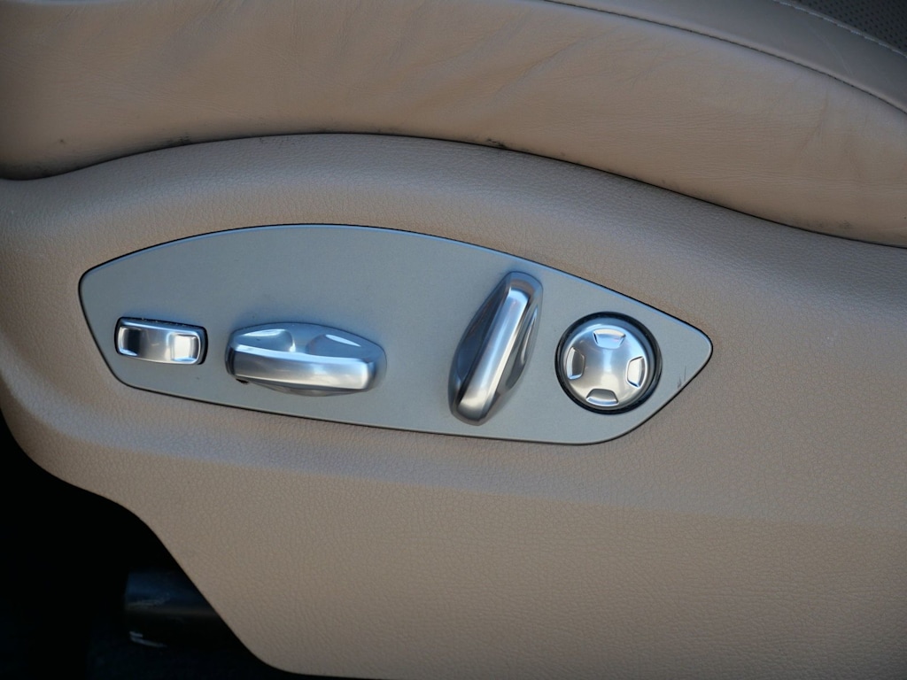 Thumbnail: 2024 Porsche Macan - 14