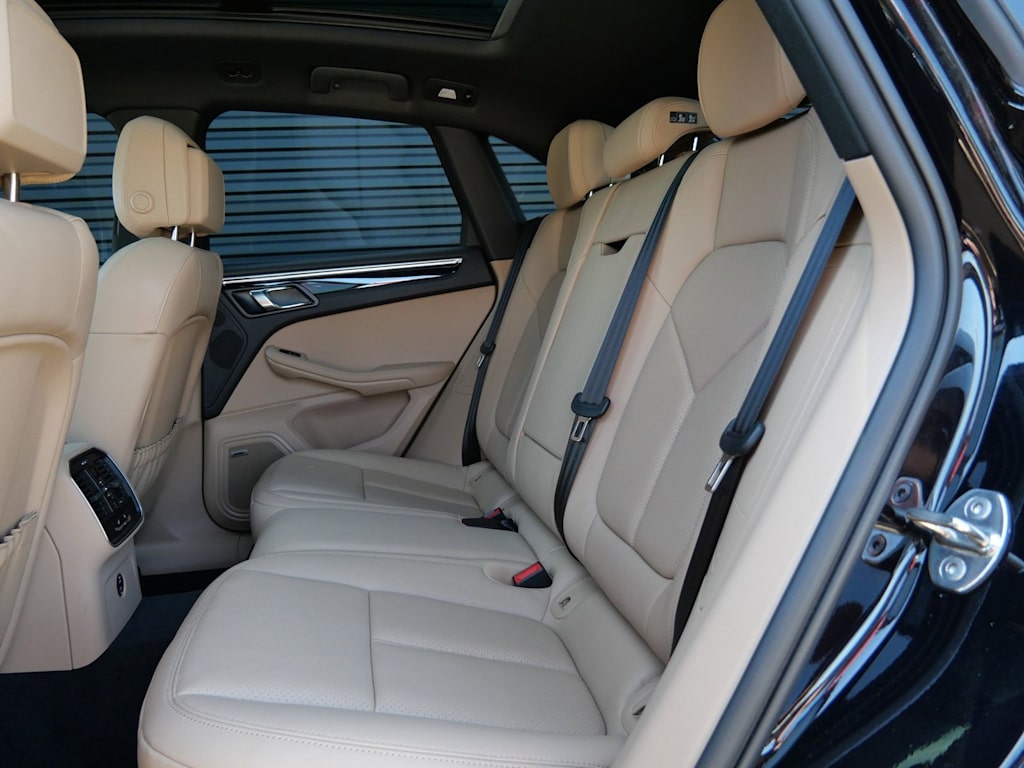 Thumbnail: 2024 Porsche Macan - 7