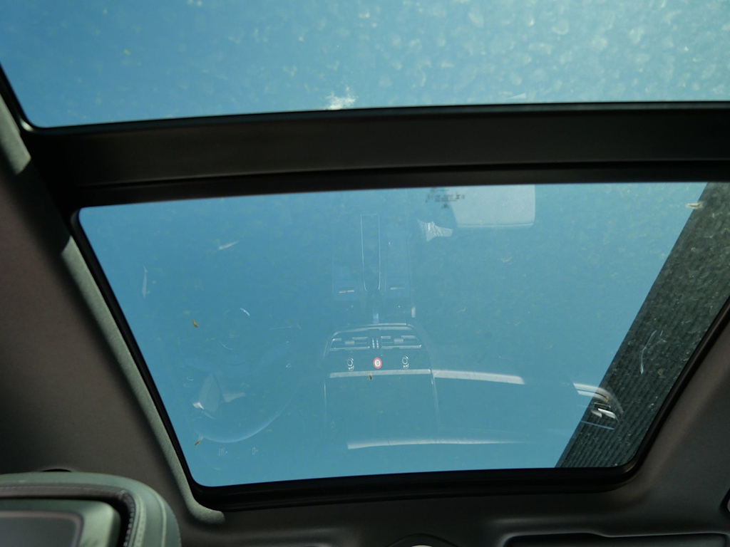 Thumbnail: 2025 Porsche Macan - 18