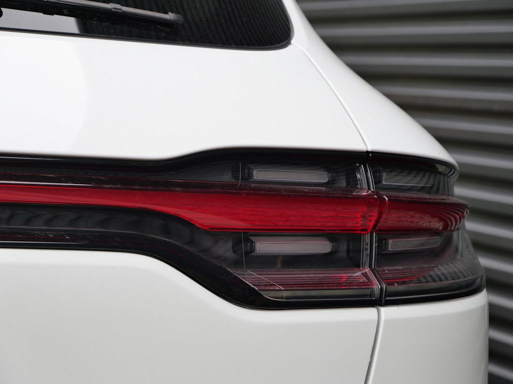 Thumbnail: 2026 Porsche Macan - 12