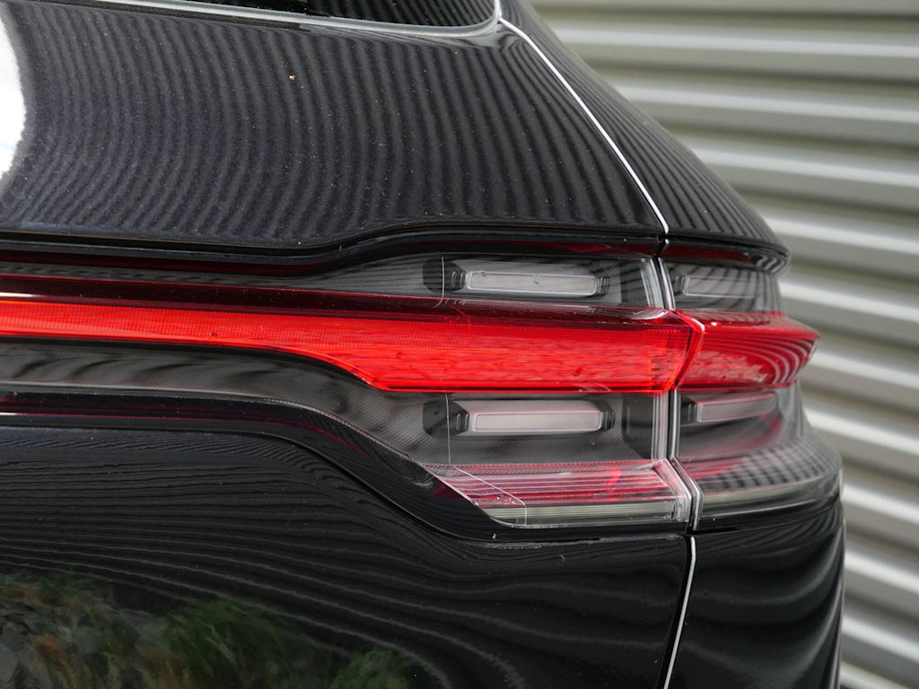 Thumbnail: 2025 Porsche Macan - 12