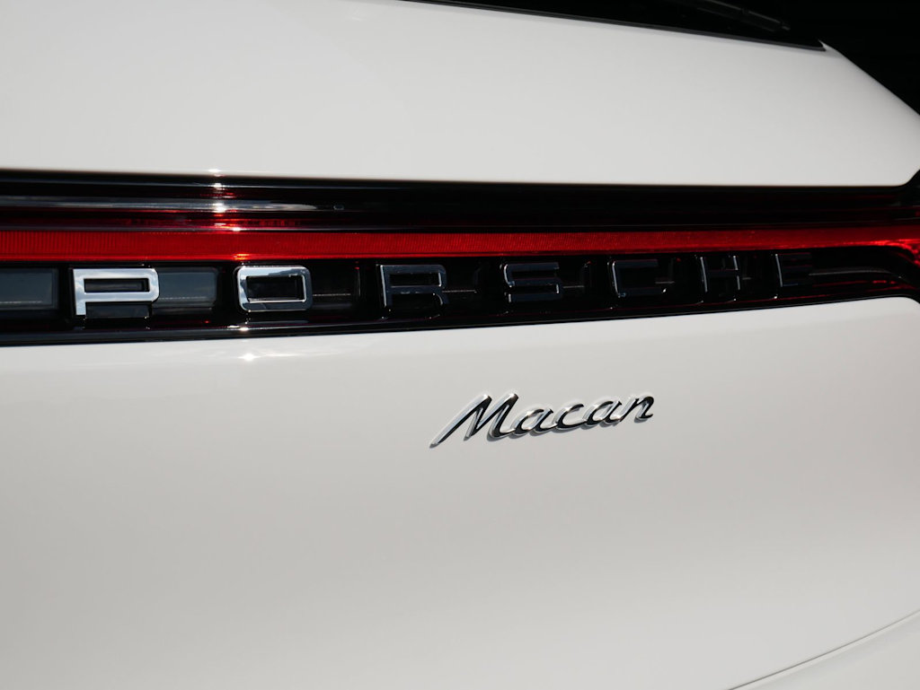 Thumbnail: 2026 Porsche Macan - 5