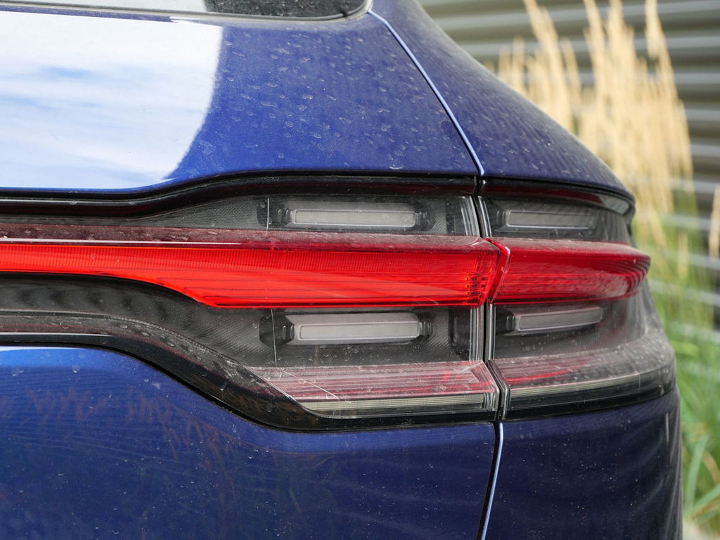 Thumbnail: 2026 Porsche Macan - 12