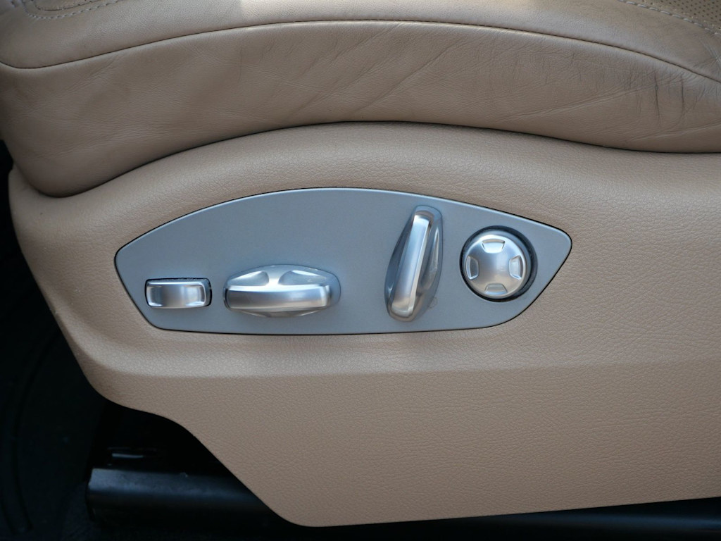 Thumbnail: 2020 Porsche Macan - 13