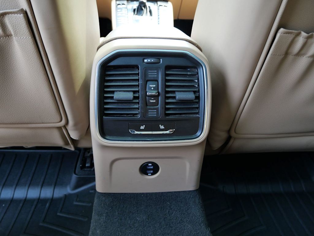 Thumbnail: 2020 Porsche Macan - 14