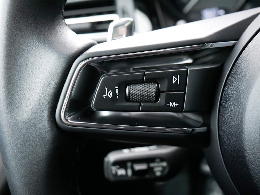 Thumbnail: 2025 Porsche Macan - 23