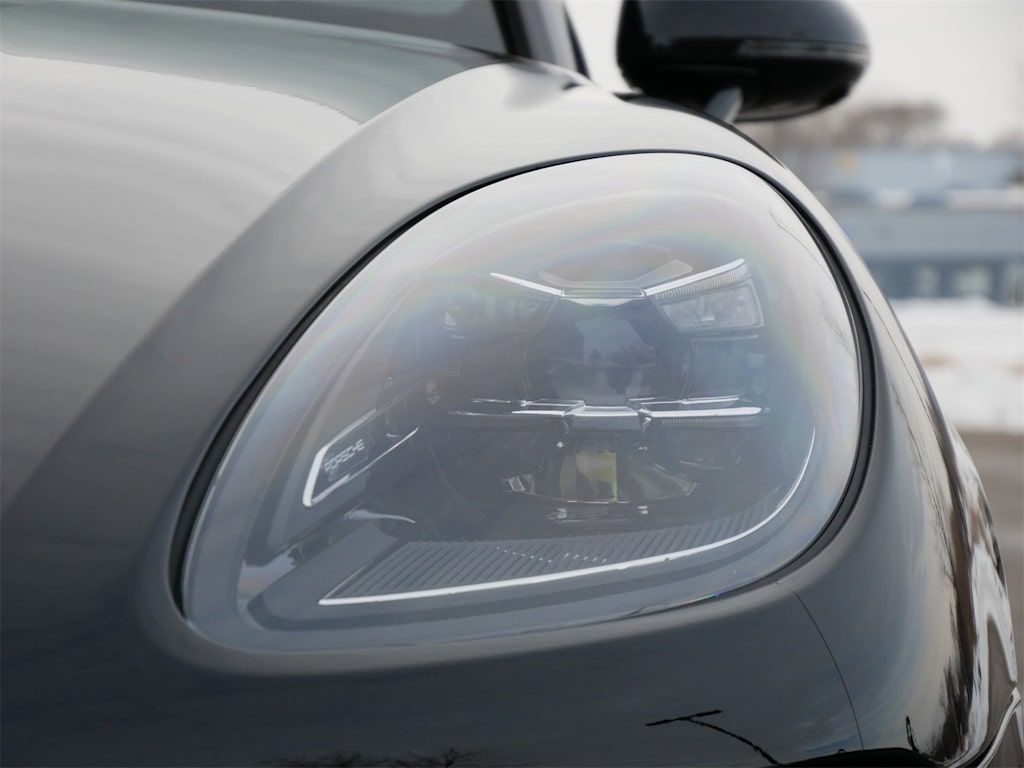 Thumbnail: 2025 Porsche Macan - 10