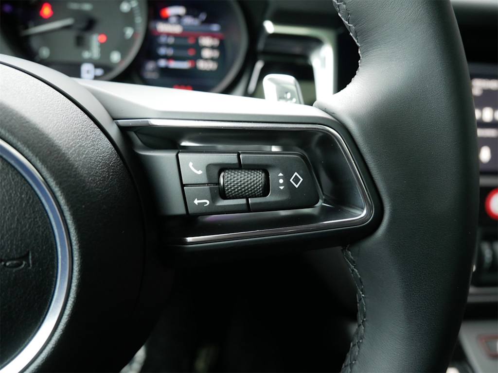 Thumbnail: 2025 Porsche Macan - 22