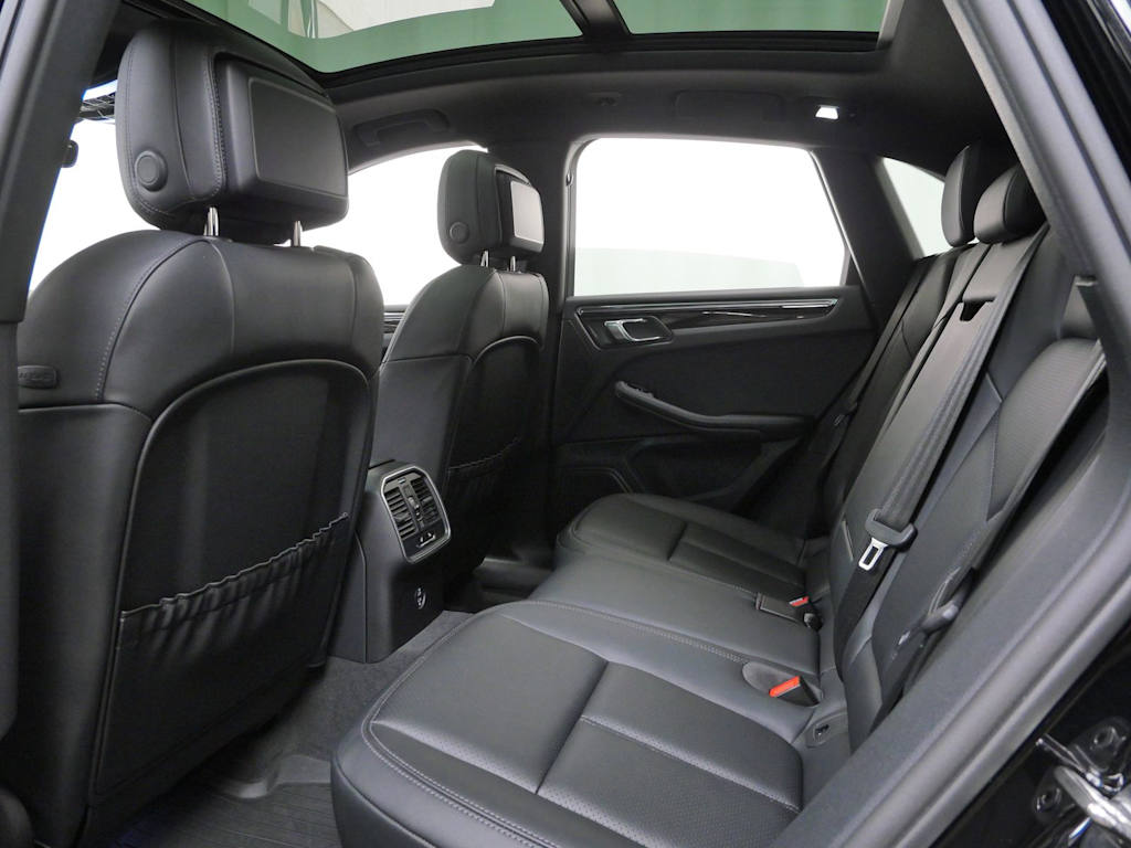 Thumbnail: 2025 Porsche Macan - 8