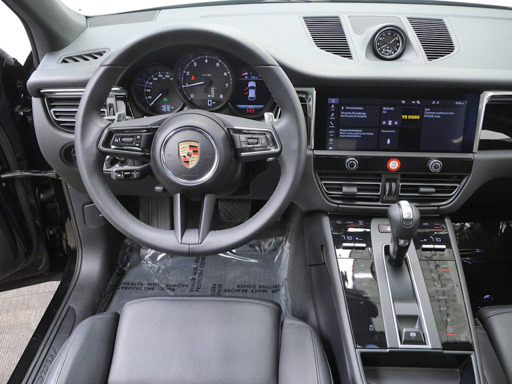 Thumbnail: 2025 Porsche Macan - 2
