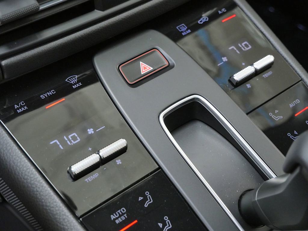 Thumbnail: 2025 Porsche Macan - 10