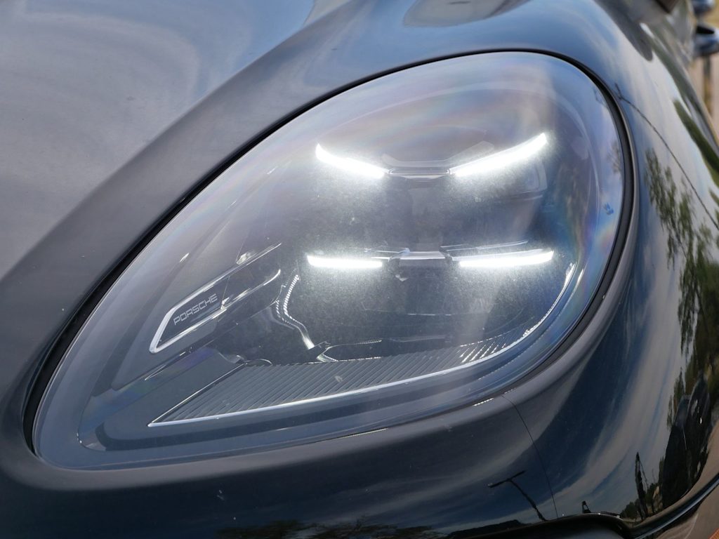 Thumbnail: 2025 Porsche Macan - 9