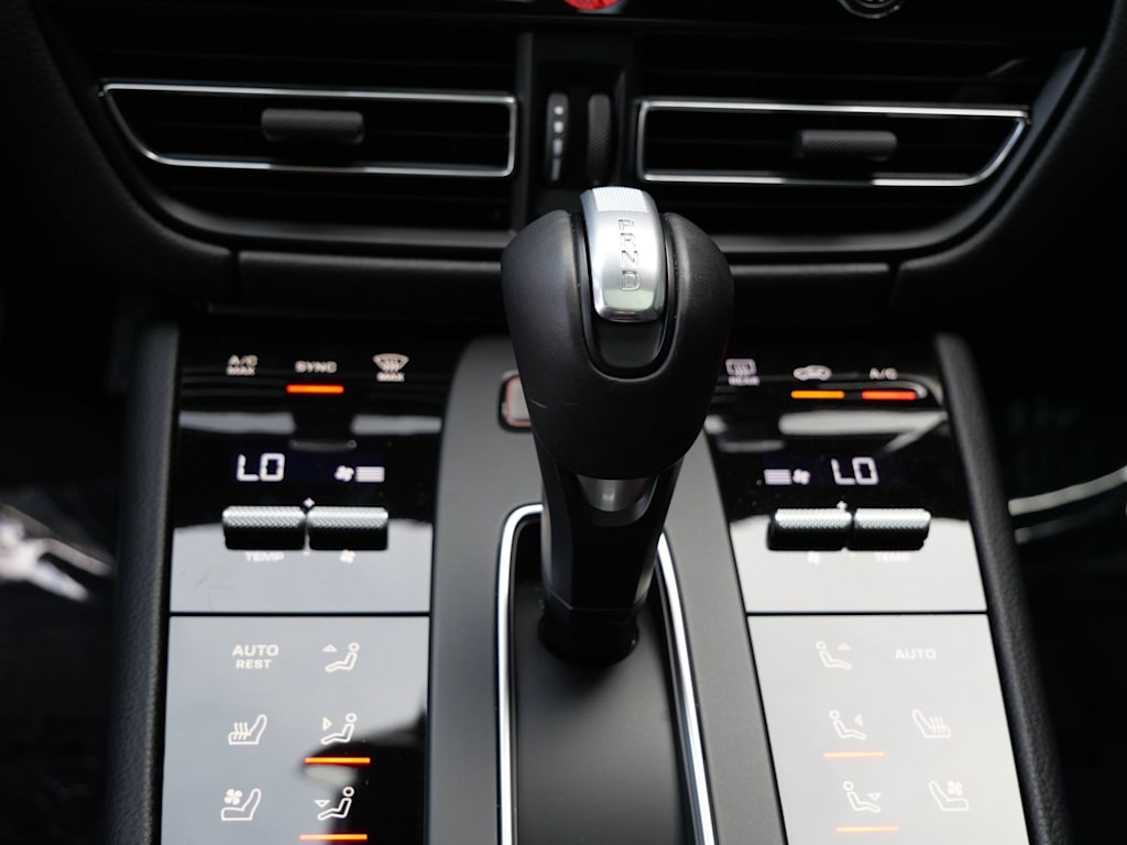 Thumbnail: 2025 Porsche Macan - 19