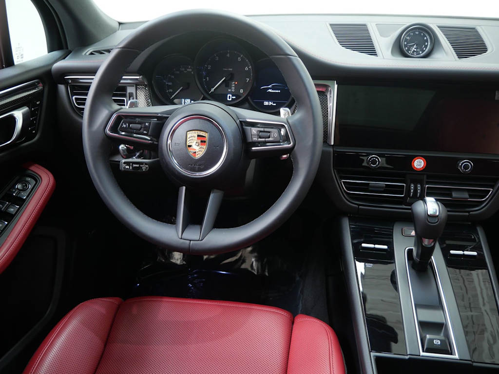 Thumbnail: 2025 Porsche Macan - 7