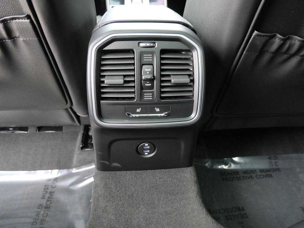 Thumbnail: 2026 Porsche Macan - 16