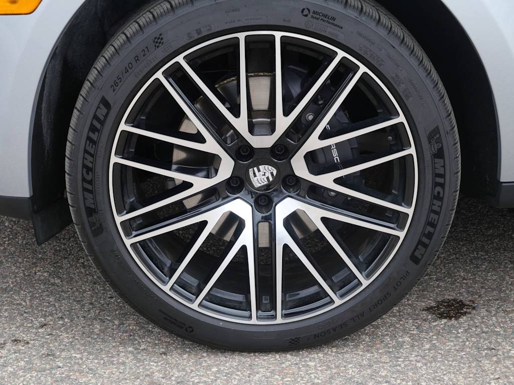 Thumbnail: 2026 Porsche Macan - 5