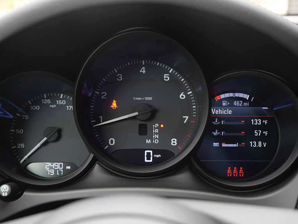 Thumbnail: 2026 Porsche Macan - 10