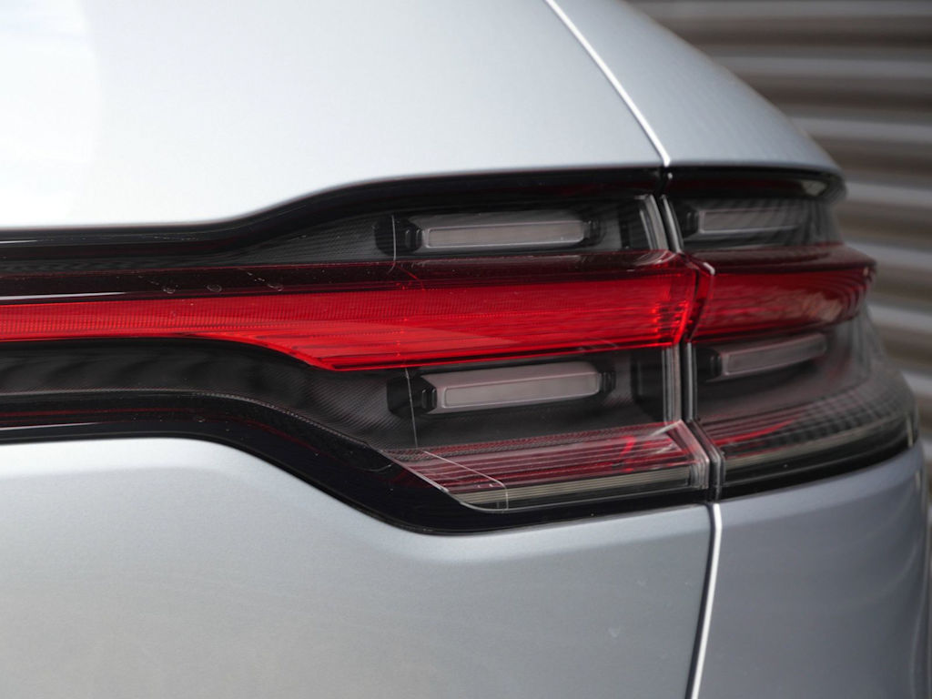 Thumbnail: 2026 Porsche Macan - 12