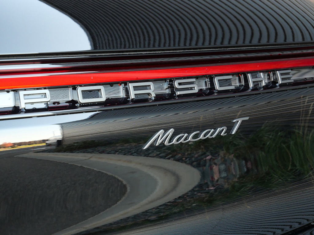 Thumbnail: 2026 Porsche Macan - 23