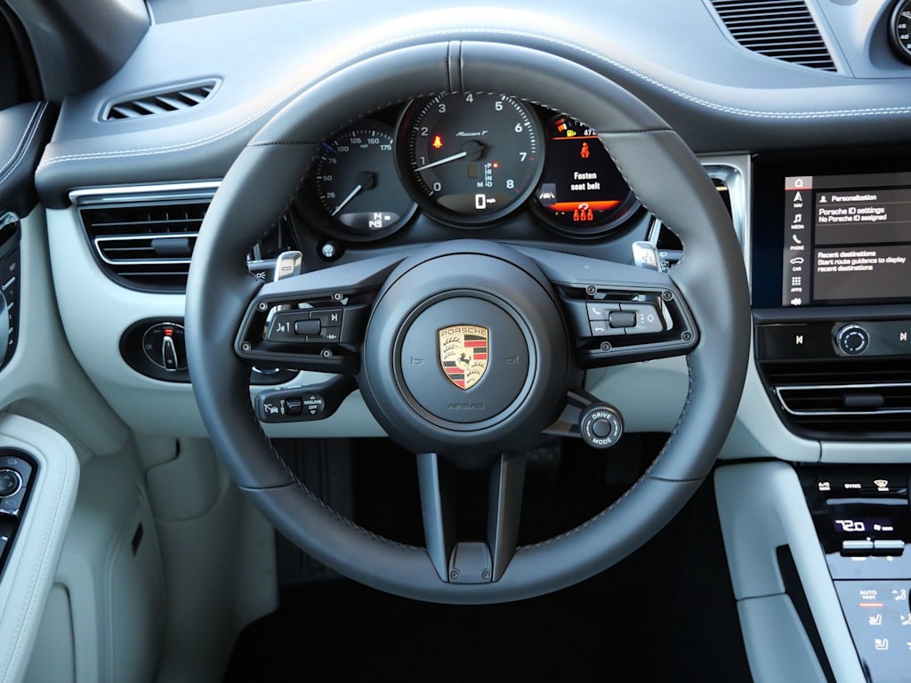 Thumbnail: 2026 Porsche Macan - 11