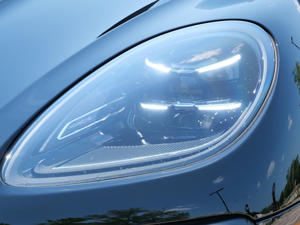 Thumbnail: 2026 Porsche Macan - 11