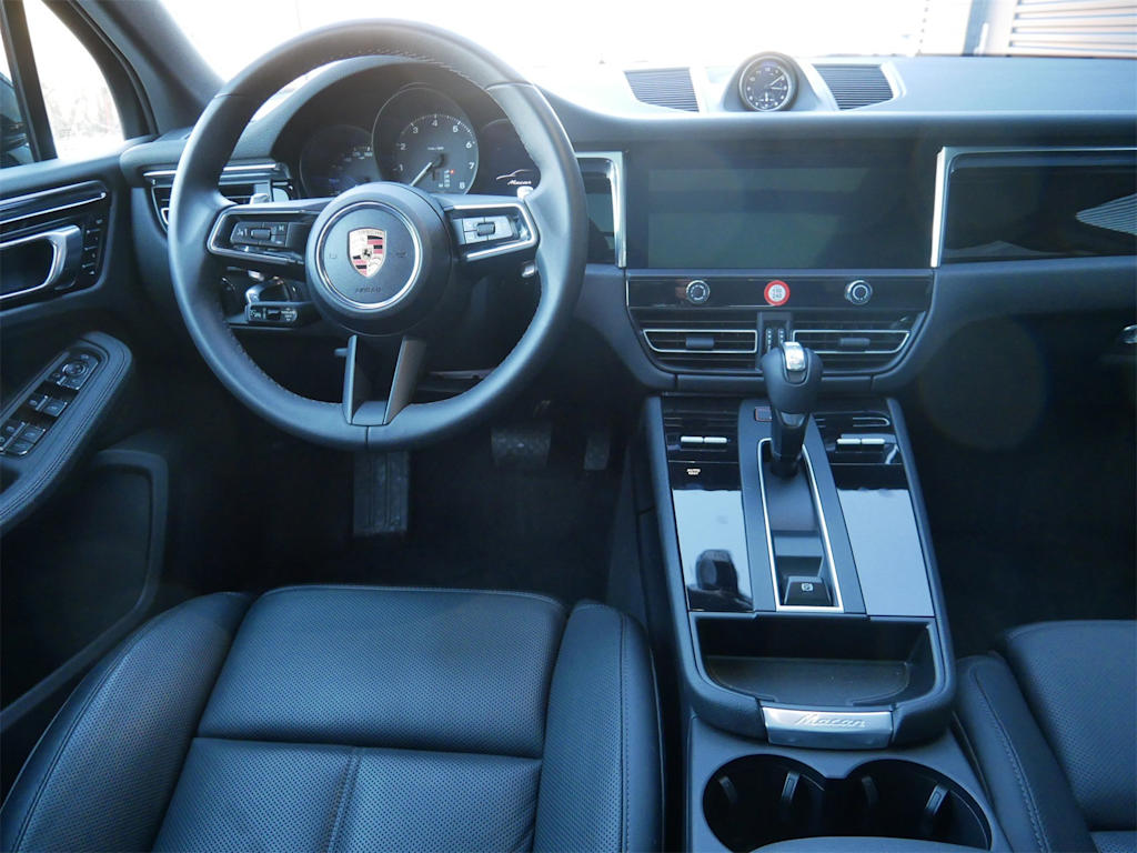 Thumbnail: 2025 Porsche Macan - 5