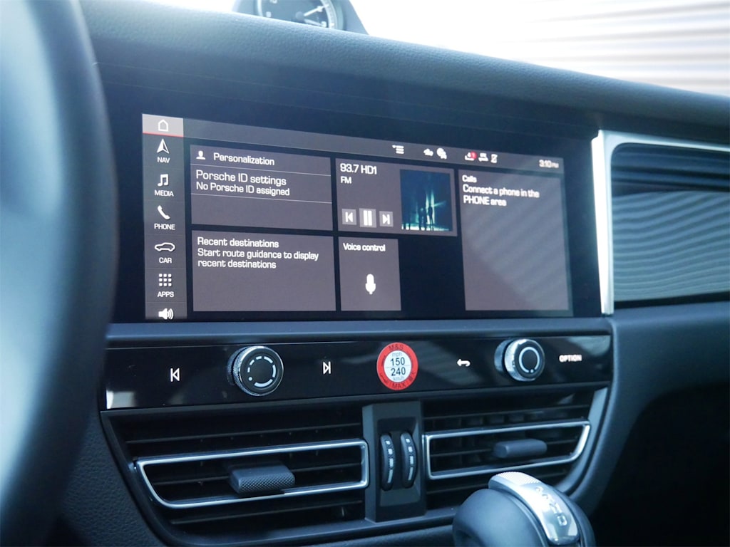 Thumbnail: 2025 Porsche Macan - 9