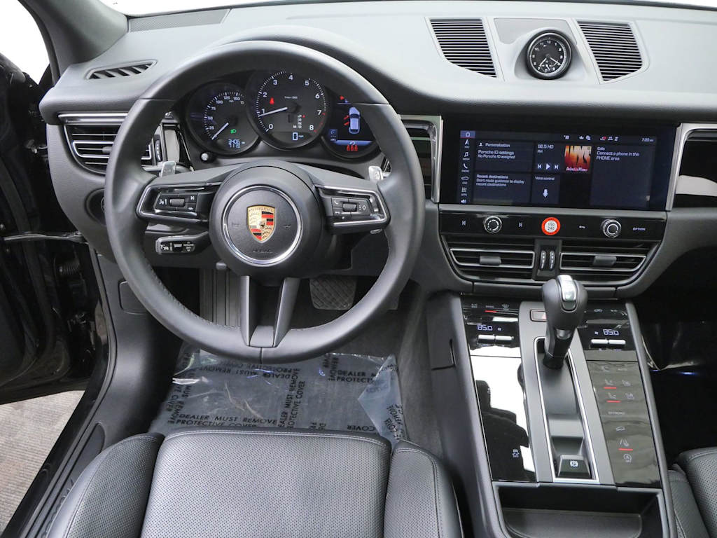 Thumbnail: 2025 Porsche Macan - 2