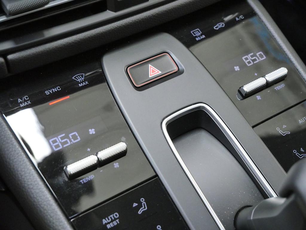 Thumbnail: 2025 Porsche Macan - 10