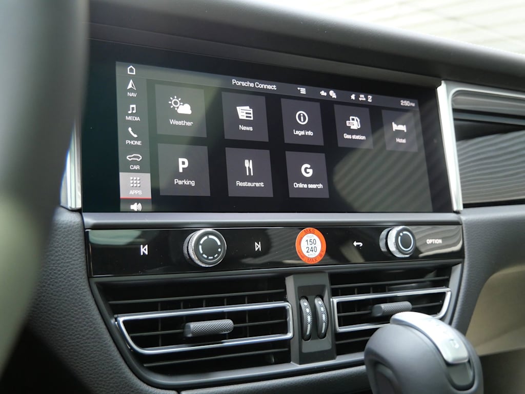Thumbnail: 2026 Porsche Macan - 9
