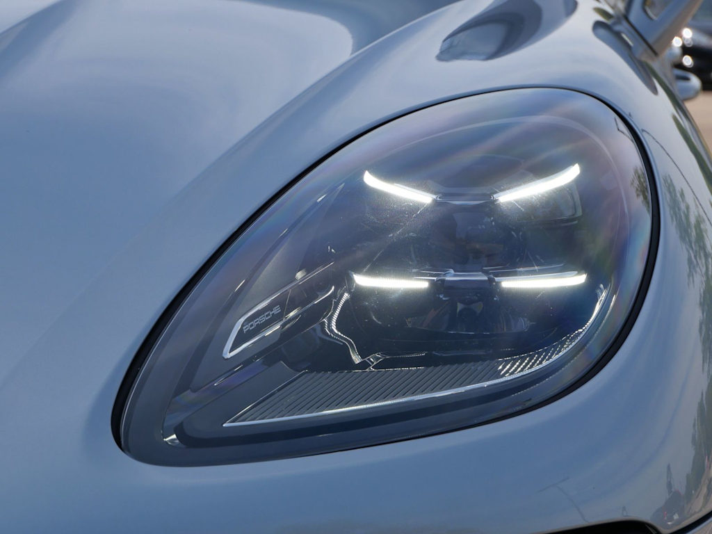 Thumbnail: 2026 Porsche Macan - 11