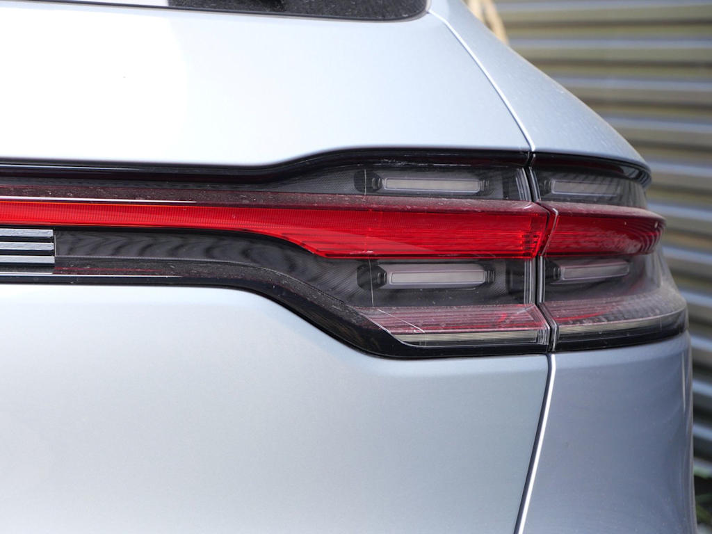Thumbnail: 2026 Porsche Macan - 12