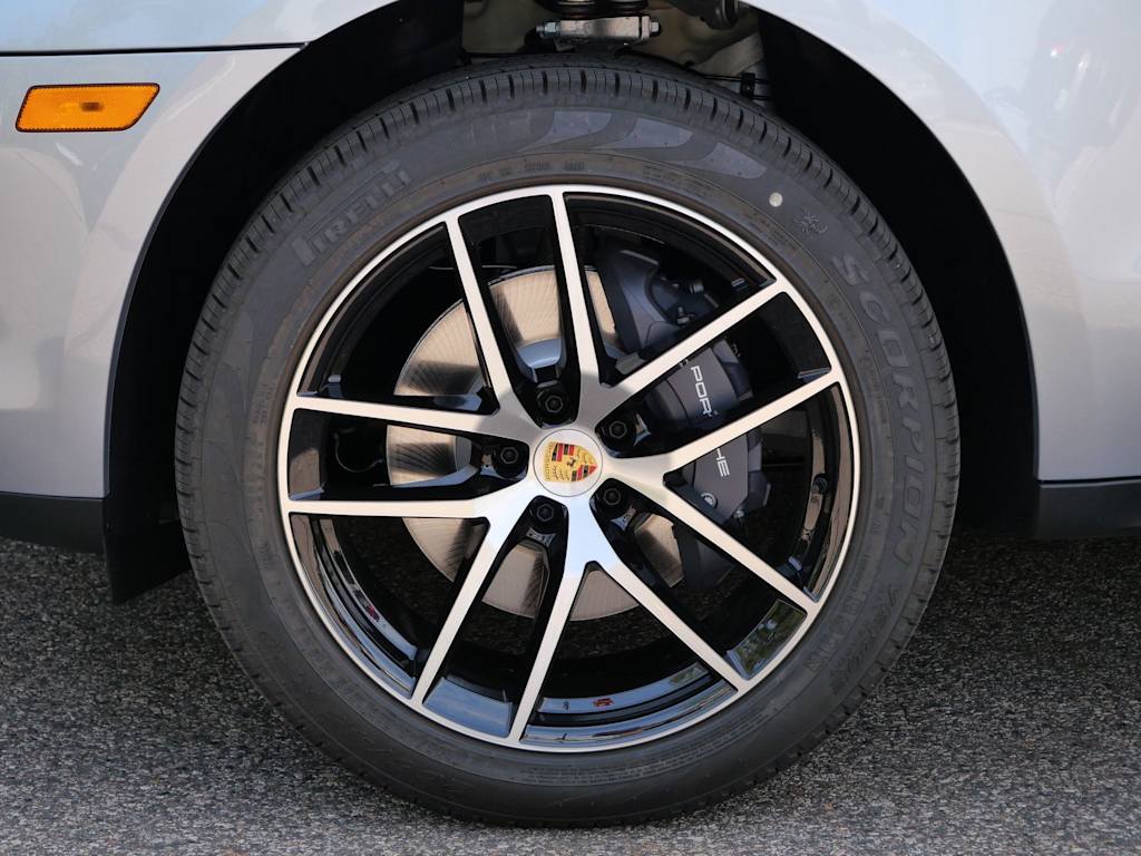 Thumbnail: 2026 Porsche Macan - 5