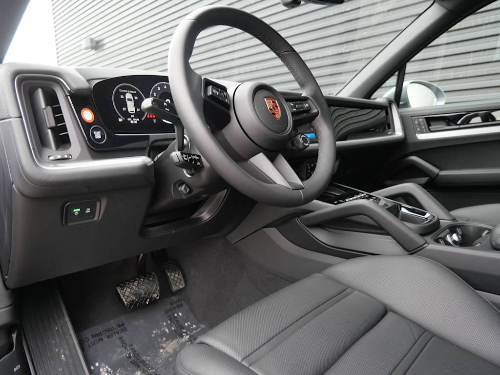Thumbnail: 2026 Porsche Cayenne - 2